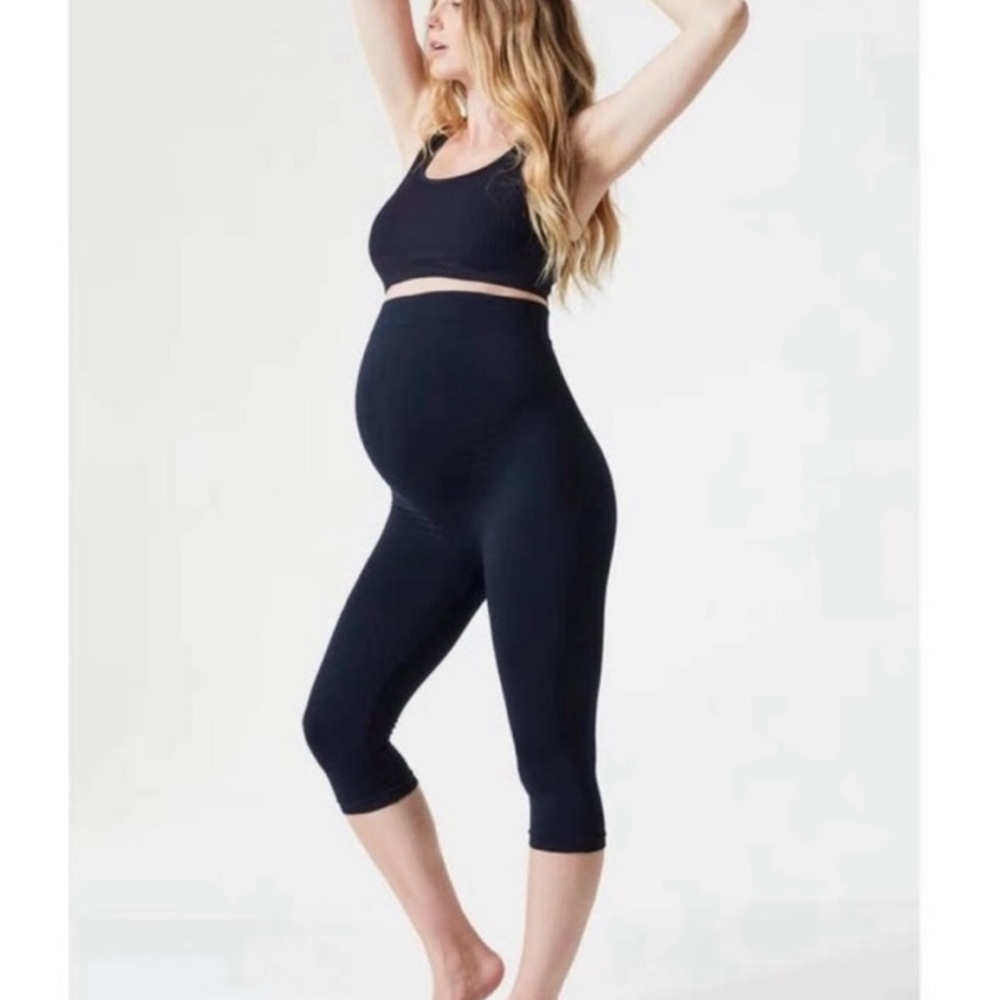 BLANQI Black Maternity Sculpting Capri Leggings